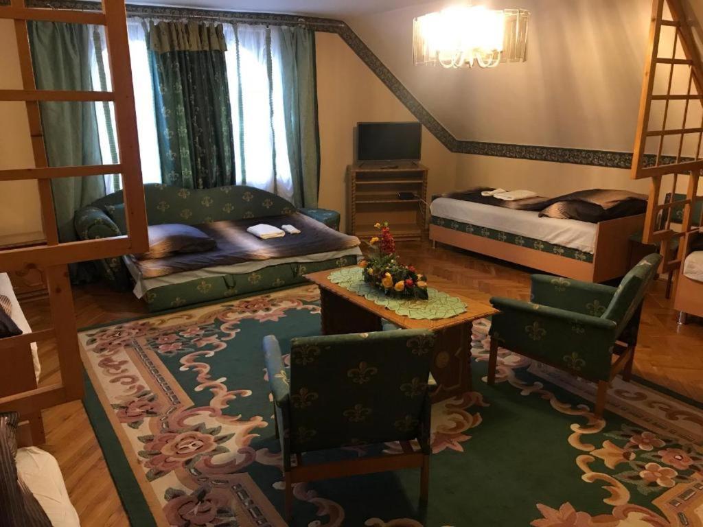 Brassoi Vendeghaz Hotel มิชโคลซ์ ภายนอก รูปภาพ